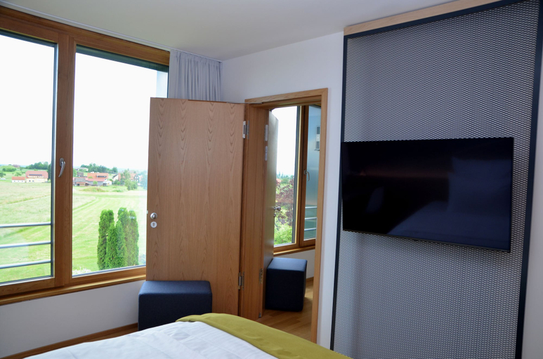 Bedroom 4, DEKRA Congresshotel Wart, Calw
