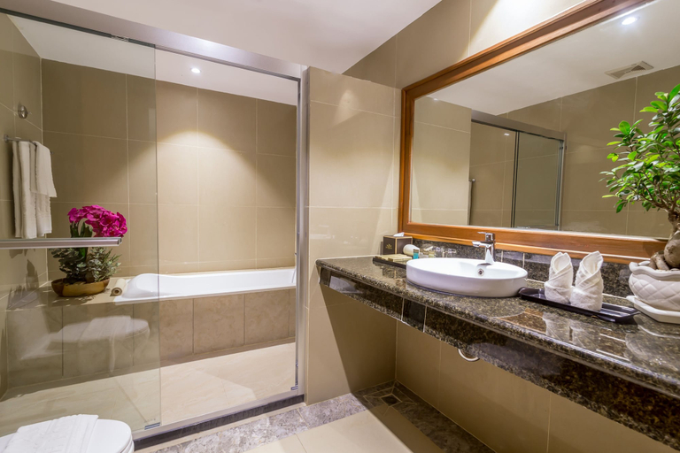 Bathroom 4, Dyvith Hotel, Ruessei Kaev