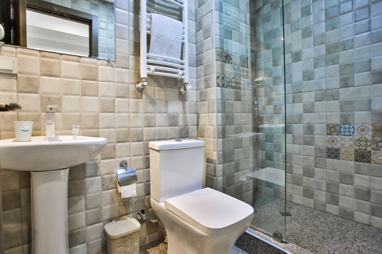 Bathroom 5, Hotel Terrace Kutaisi, Kutaisi