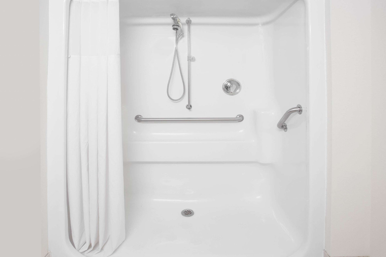 Bathroom 4, Days Inn by Wyndham Madison NE/Windsor, Dane