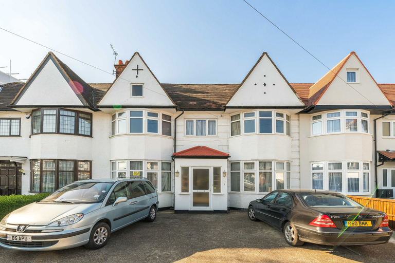 Exterior & Views 2, Kadiwar, London