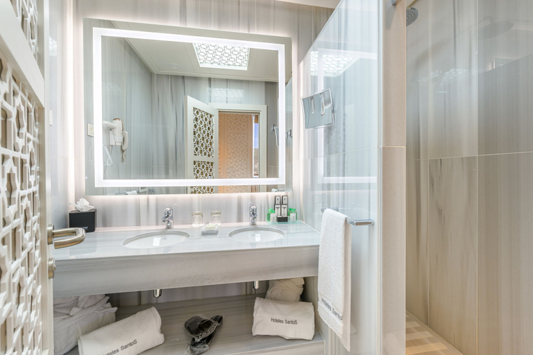 Bathroom 5, Saray Hotel, Granada