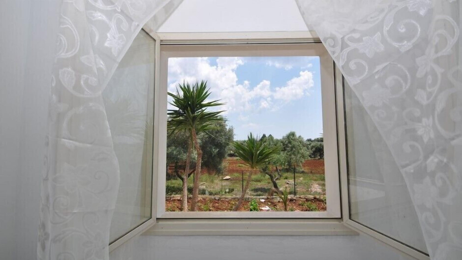 Others 5, Villetta Certosina II, Lecce
