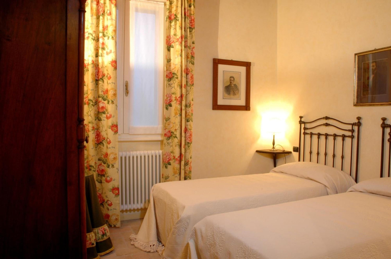 Bedroom 2, Alle Roncole, Parma