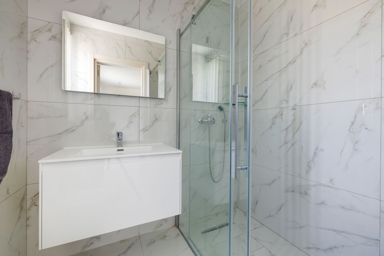 Bathroom 4, Fabulous Penthouse Close to St George's Bay