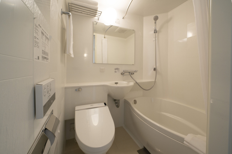 Bathroom 4, Hotel Meriken Port Kobe Motomachi, Kobe