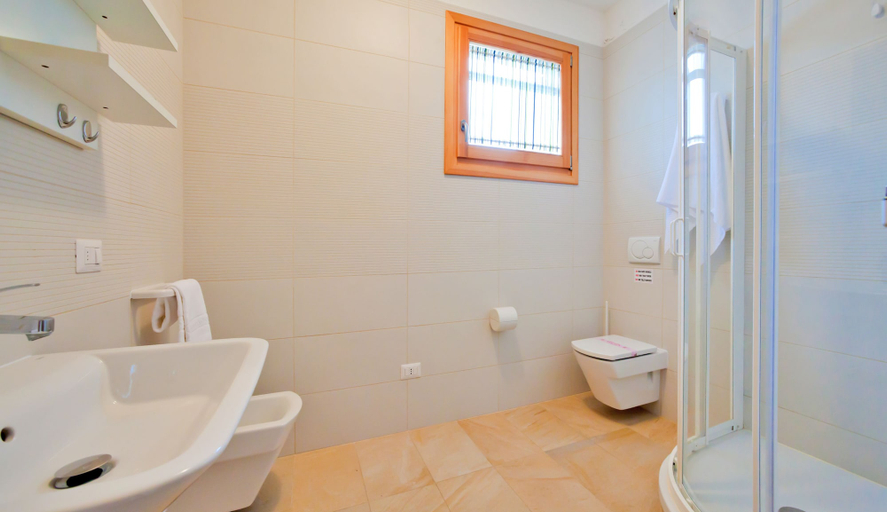 Bathroom 4, Villaggio Laguna Blu, Venezia