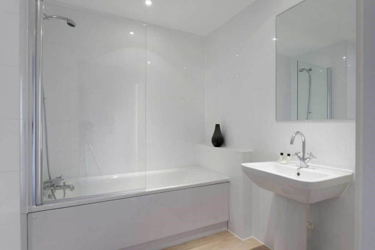Bathroom 3, Vida House, London