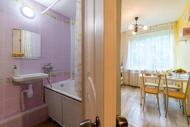 Bathroom 3, French Breakfast Apartment, Sankt-Peterburg gorsovet
