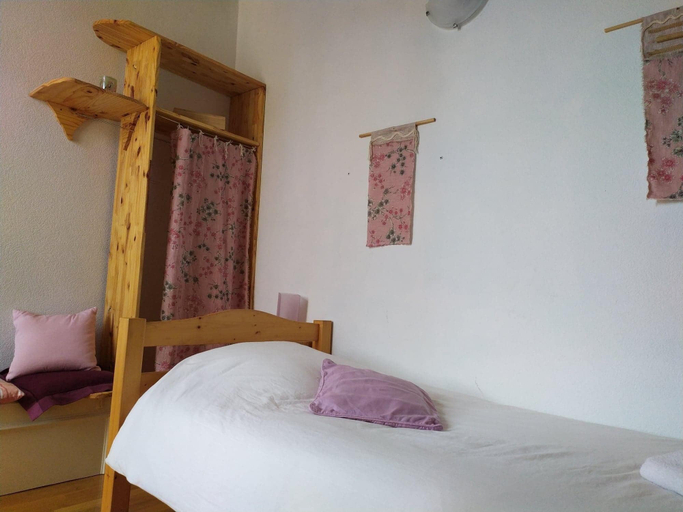 Bedroom 3, Moulin de Pont Ru, Val-d'Oise