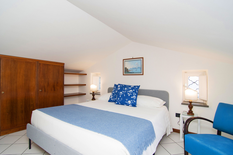 Bedroom 3, Family Villa in Sorrento Coast Pool & View, Napoli