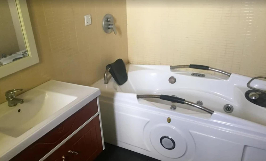 Bathroom 3, Lammy Court, Eti-Osa