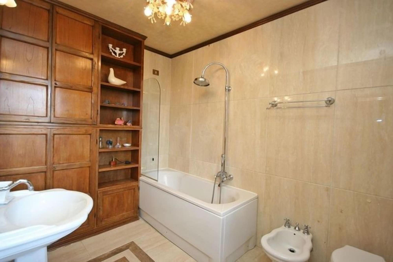 Bathroom 4, Villa Guia, Arezzo