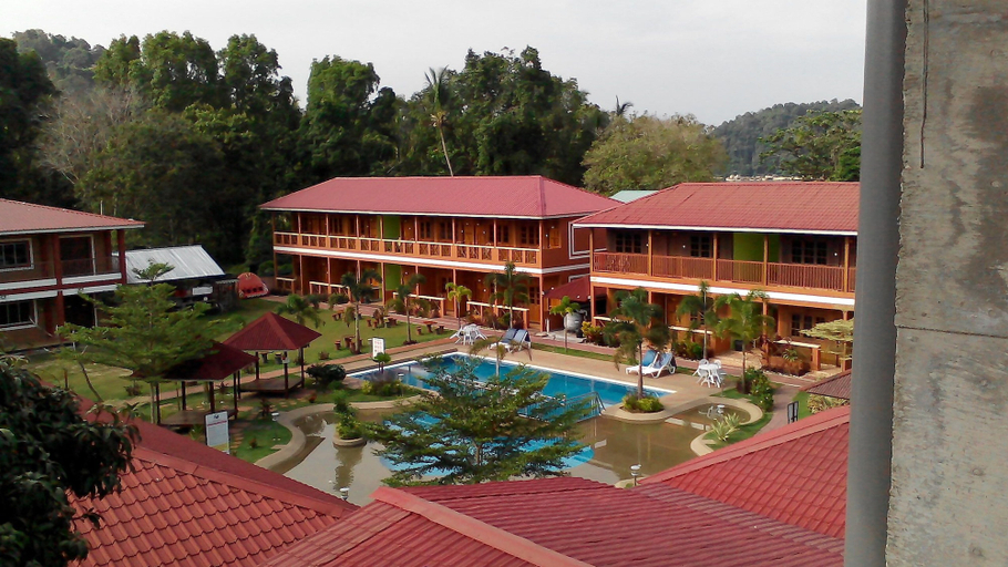 Exterior & Views 2, Purnama Beach Resort, Manjung