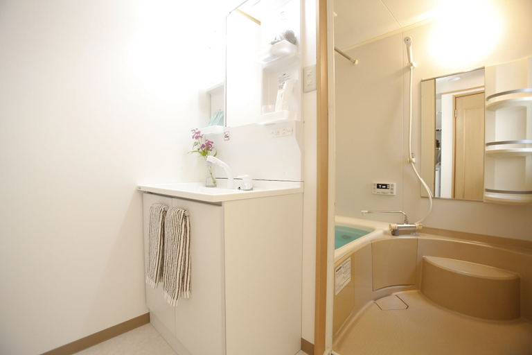 Bathroom 3, Private Residence Nijojo Sachi, Kyoto