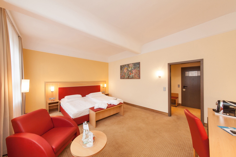Bedroom 4, Hotel Offenbacher Hof, Offenbach am Main