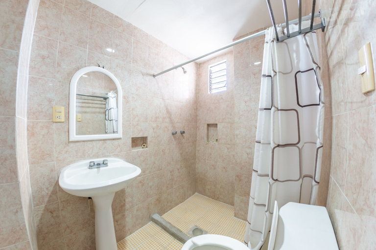 Bathroom 4, Hotel Ziami, Veracruz