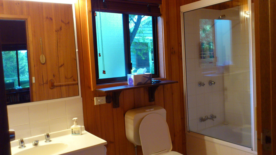 Bathroom, Greenwood Cabin in Kangaroo Valley, Shoalhaven - Pt B