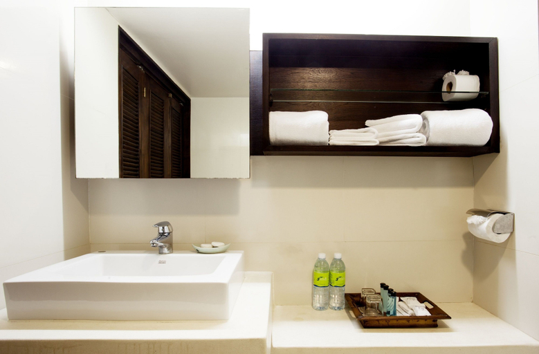 Bathroom 5, Safari Beach Hotel, Phuket Island