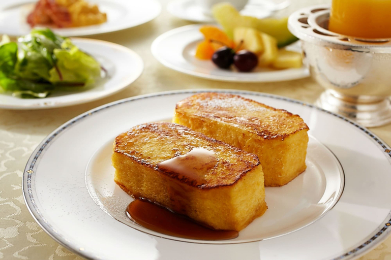 Food & Drinks 9