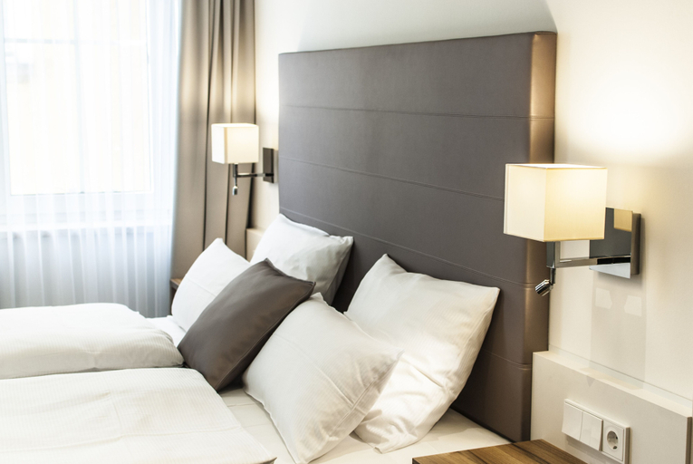 Bedroom 4, Bayerischer Hof, Kitzingen