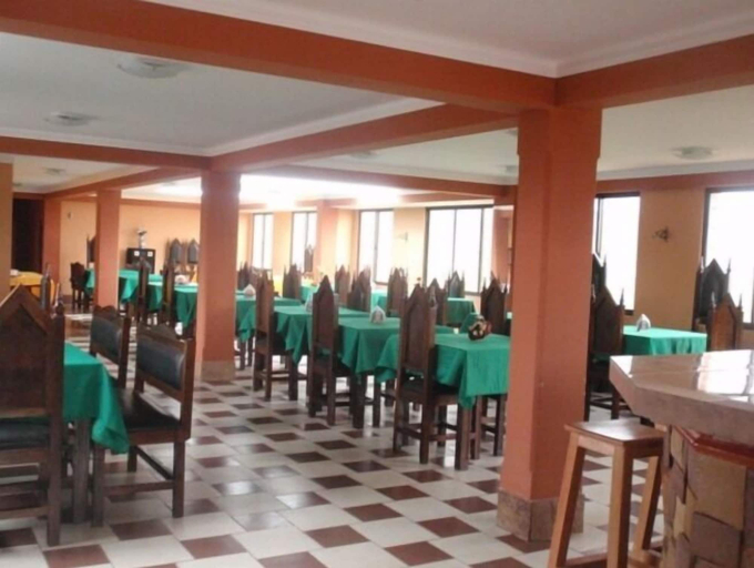 Food & Drinks, Hotel Akapana, Ingavi