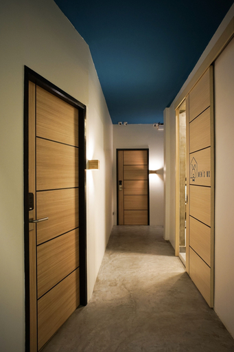 Others 4, Bunny Burrow Hostel, Khlong San
