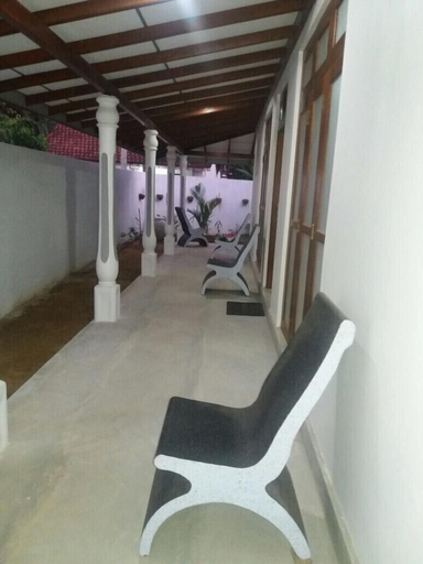Others 4, White House, Habaraduwa