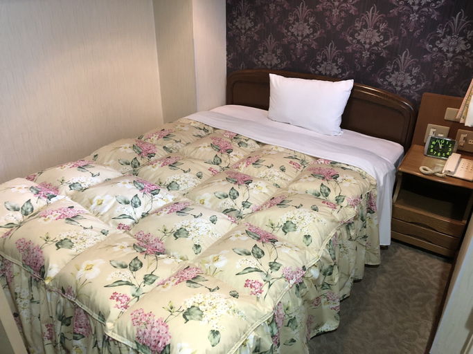 Bedroom 4, Nishikawaguchi Station Hotel Stay Lounge, Kawaguchi