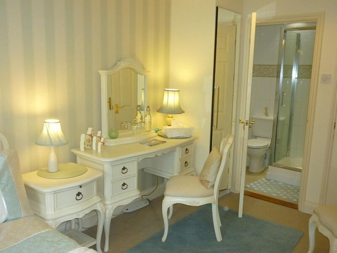 Bathroom 3, Copperfields Guesthouse, Norfolk