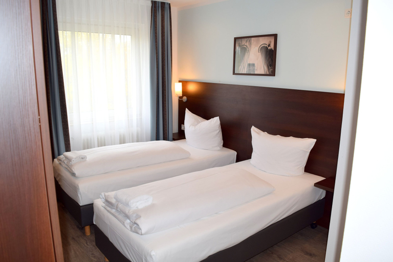 Bedroom 3, Trip Inn Budget Messe, Frankfurt am Main