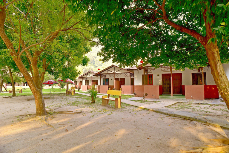 Exterior & Views 2, Vikri Beach Resort, Manjung