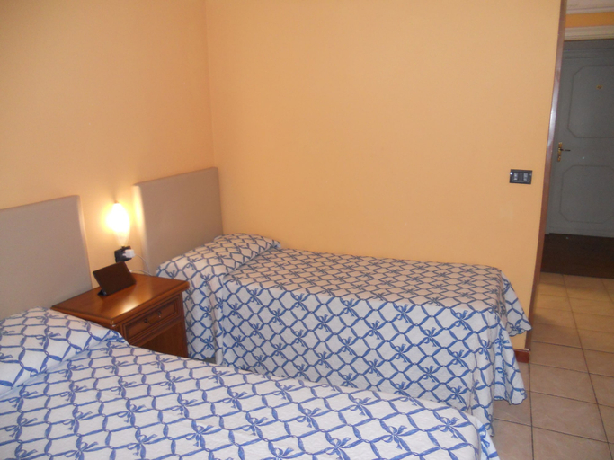 Bedroom 3, Salus, Pistoia