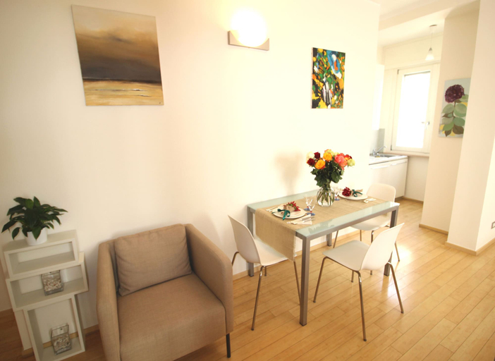 Others 4, Corso Vercelli Apartment, Milano