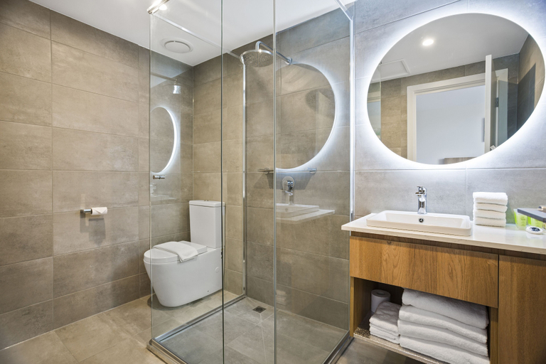Bathroom 4, Parkside Motel Geelong, South Barwon - Inner