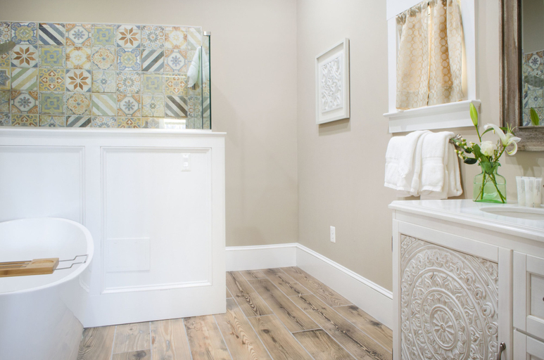Bathroom 4, Hillbrook Inn, Jefferson
