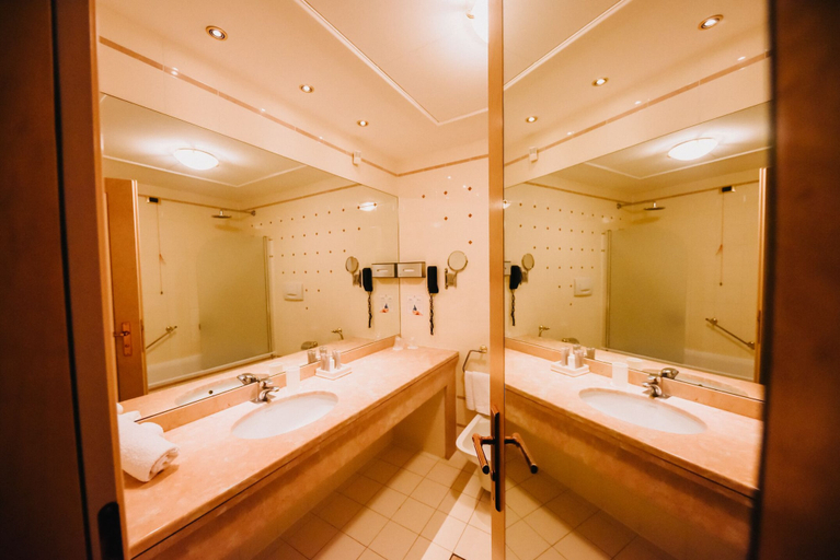Bathroom 4, SHG Hotel Antonella, Roma