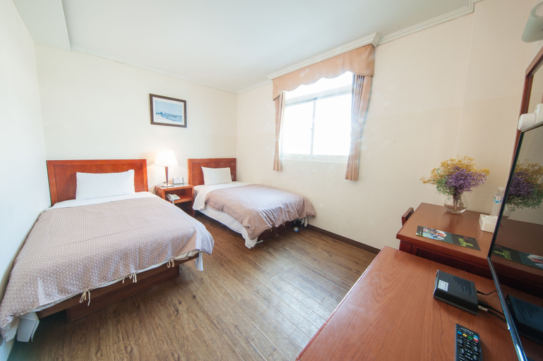 Bedroom 3, JiaHua Hotel, Penghu