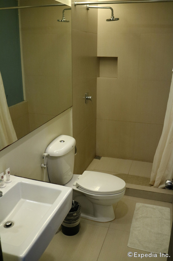 Bathroom 4, GT Hotel Iloilo, Iloilo City