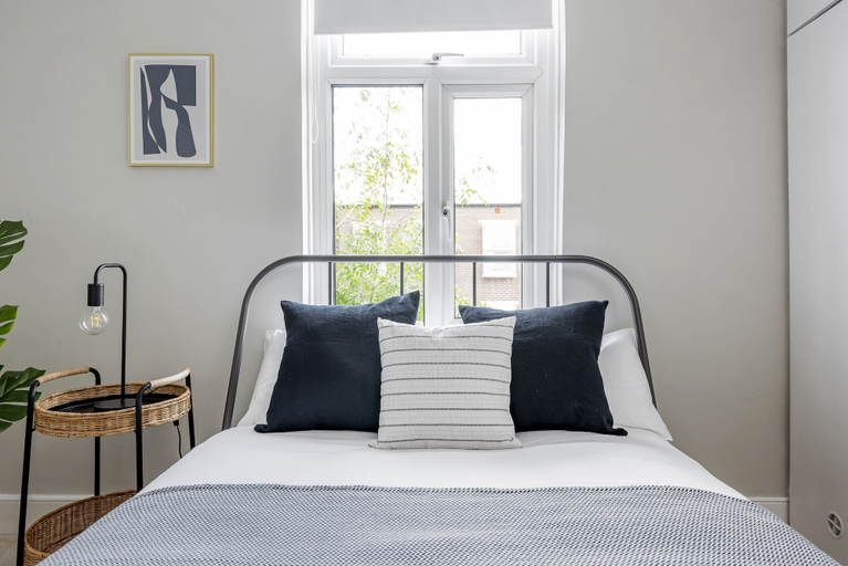 Bedroom 3, Stylish House in Amazing Central Area, Cardiff