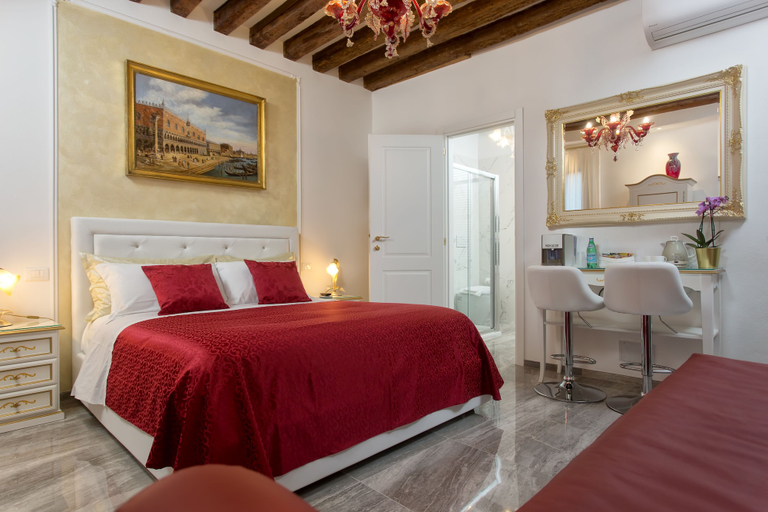 Bedroom 5, Cà Patron, Venezia