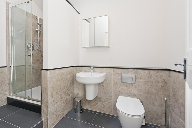 Bathroom 4, Henrietta Suites City Centre, Dublin