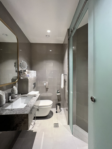Bathroom 5, City Seasons Suites, Dubai
