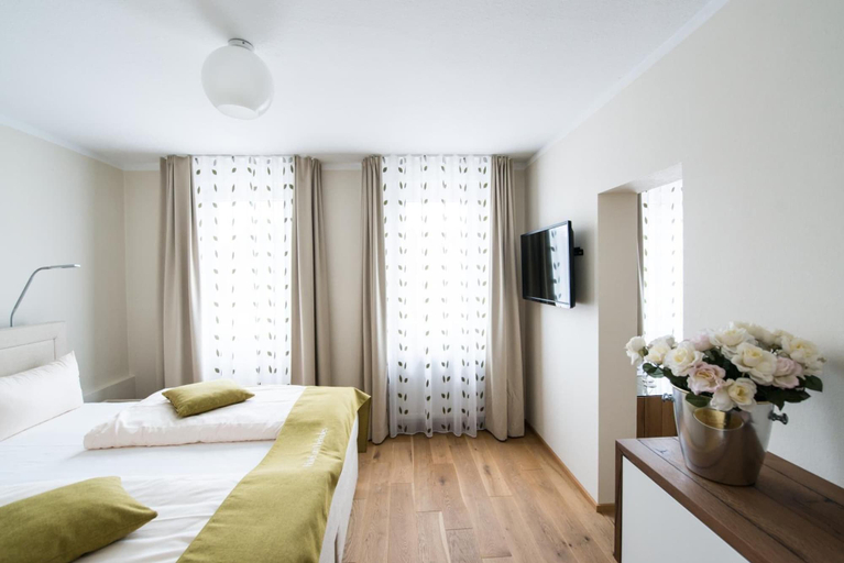 Bedroom 3, Hotel am Herkules - garni, Kassel