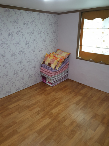 Bedroom 2, Dawa Motel, Yeosu