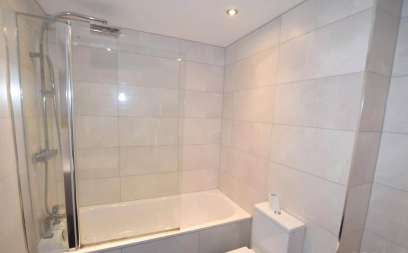 Bathroom 3, 2 Bedroom Luxury Apartment in Leicester, Leicester