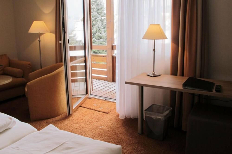 Bedroom 4, Hotel Schöneck Garni, Breisgau-Hochschwarzwald