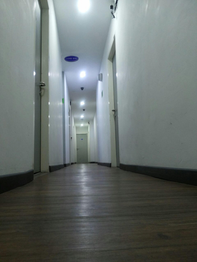Others 5, Hotel Viva, Klang