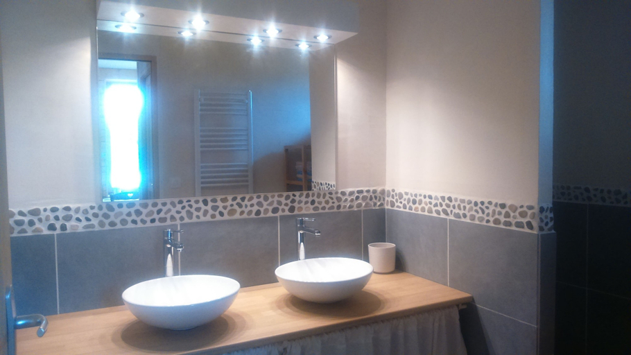 Bathroom 5, Maison Écologique en Paille, Loir-et-Cher