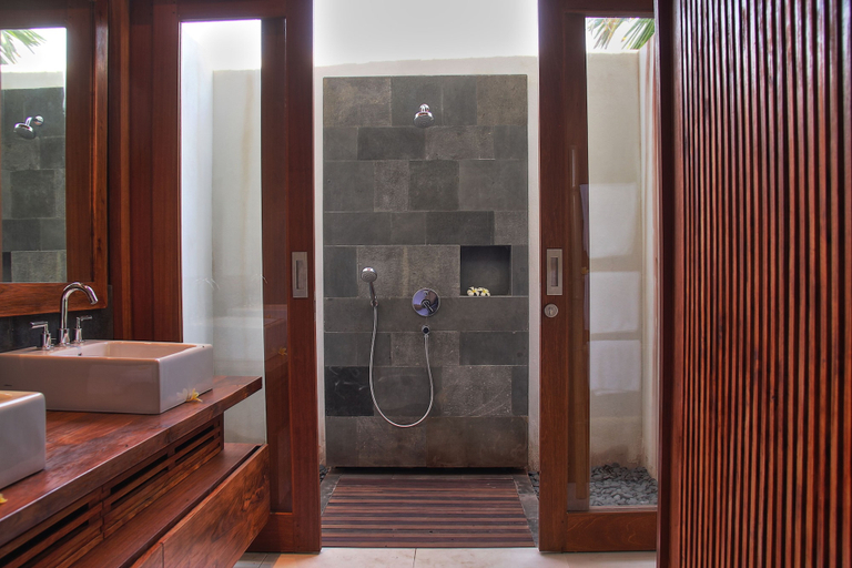 Bathroom 4, Nusa Indah Villa, Karangasem